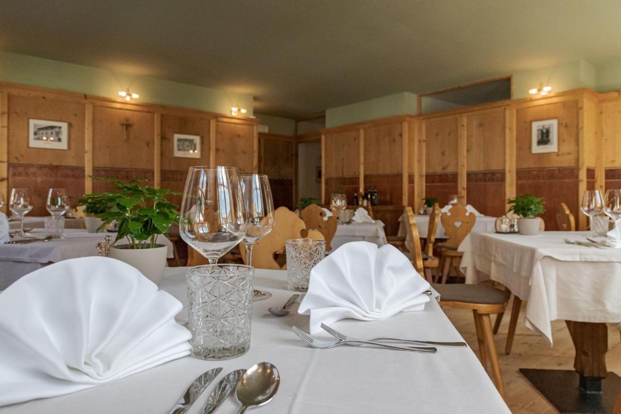 Hotel Teutschhaus Cortina Sulla Strada del Vino Buitenkant foto