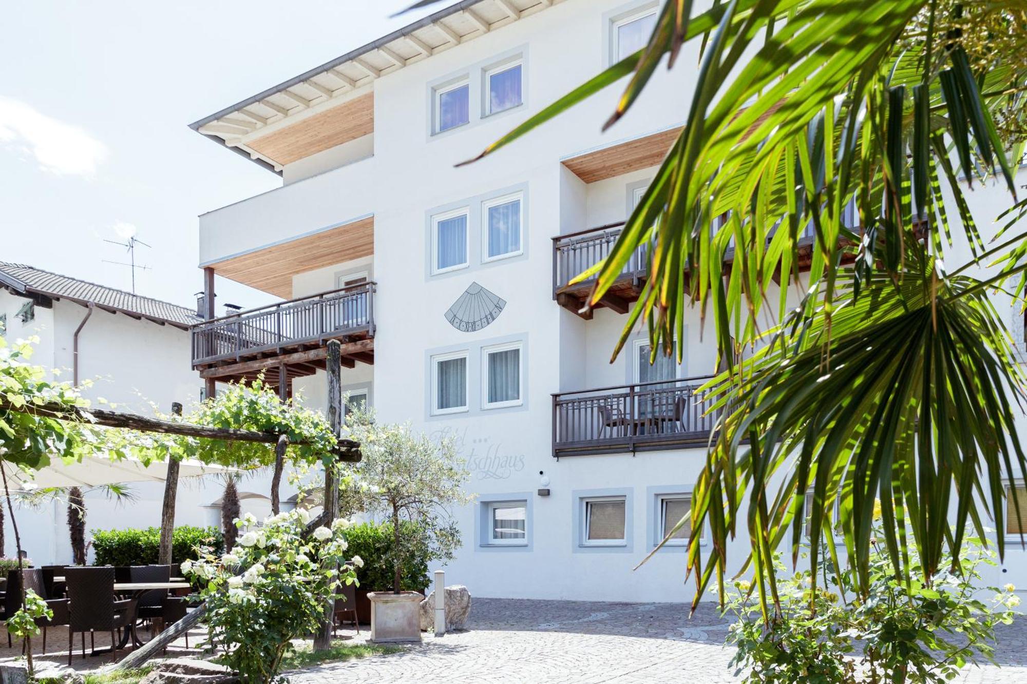 Hotel Teutschhaus Cortina Sulla Strada del Vino Buitenkant foto