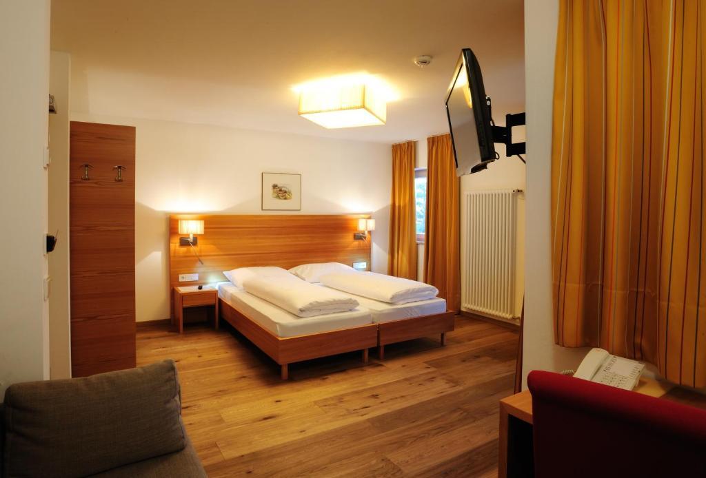 Hotel Teutschhaus Cortina Sulla Strada del Vino Kamer foto