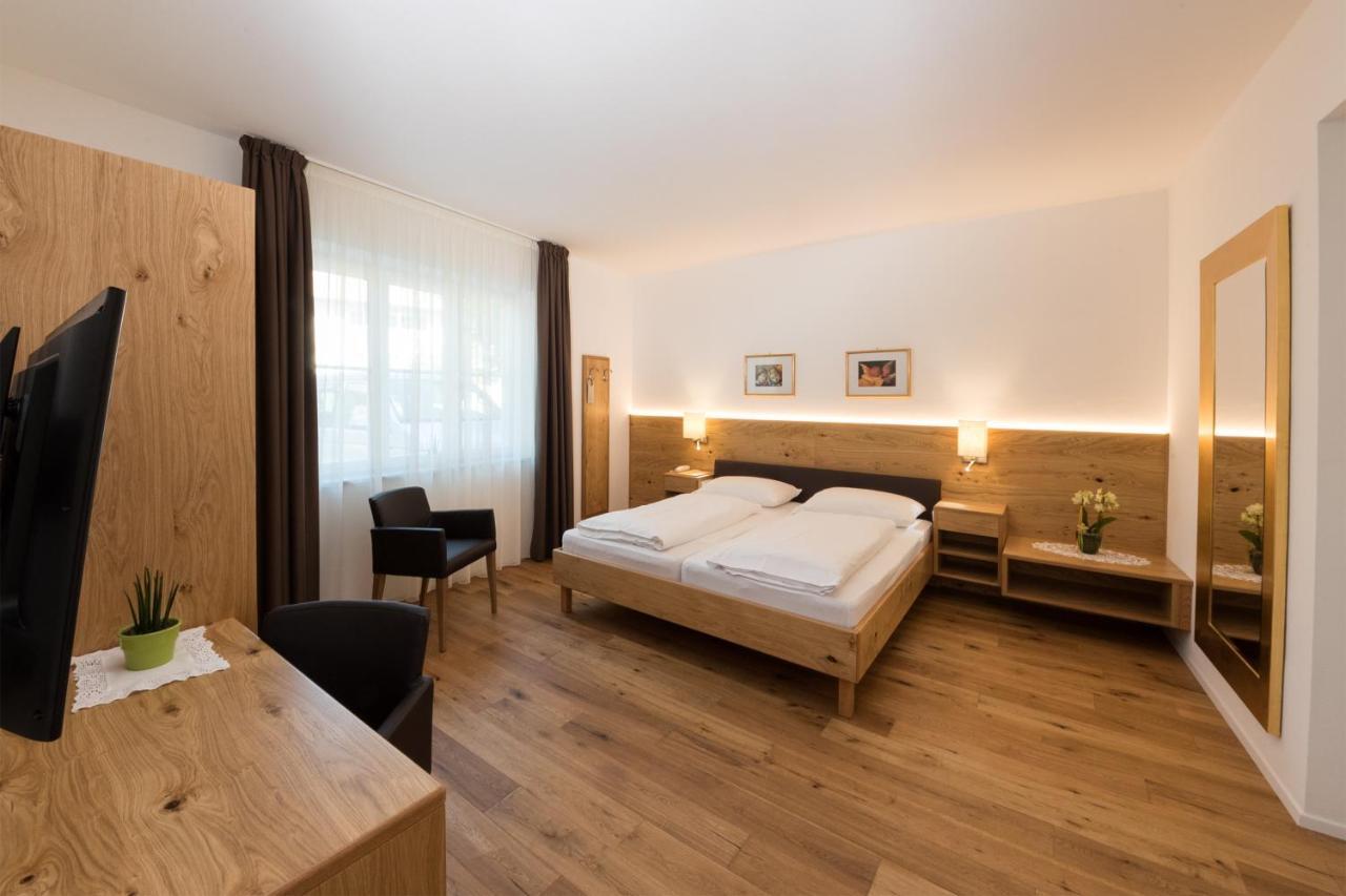 Hotel Teutschhaus Cortina Sulla Strada del Vino Buitenkant foto